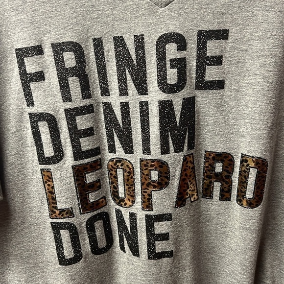 Women’s Graphic Shirt, Leopard. XL - Picture 4 of 4